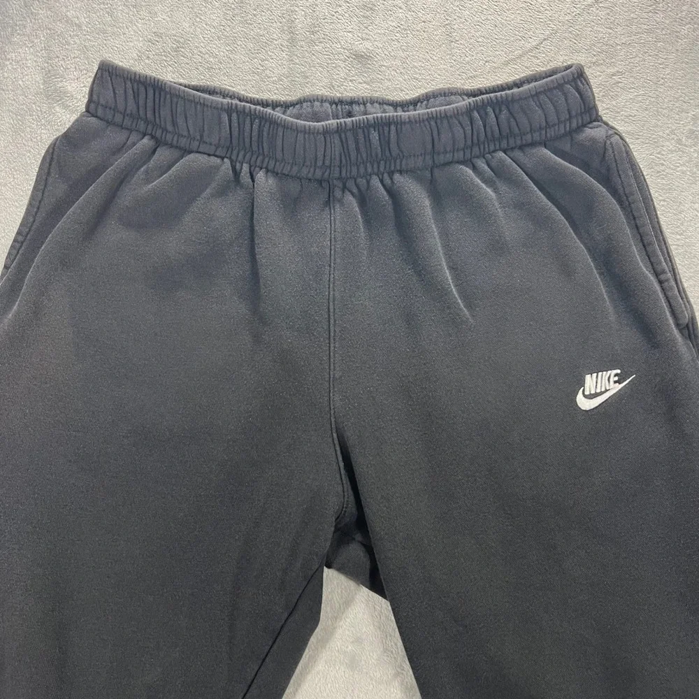Nike sportswear club